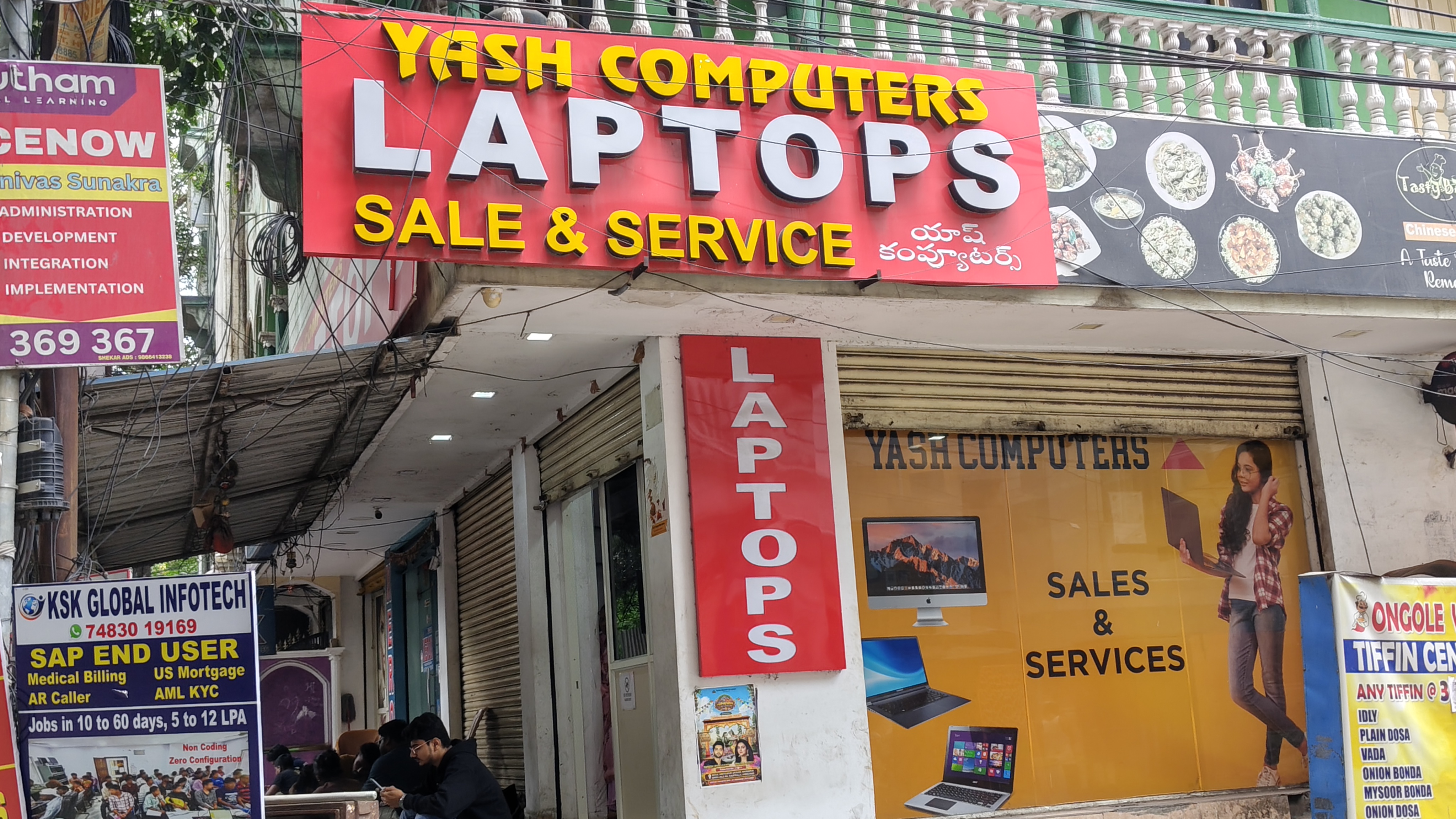 Yash Computers Ameerpet Store